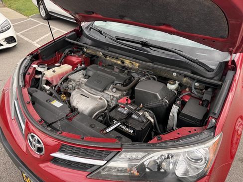 Used 2015 Toyota RAV4 XLE w/ Outdoor Package AWD/4WD image 10