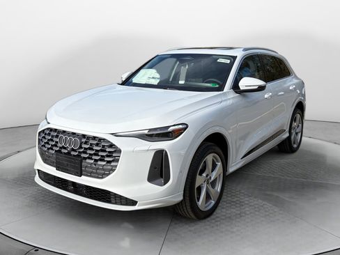 New 2025 Audi Q5 Premium Plus image 3