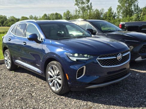 Used 2023 Buick Envision Avenir FWD image 2