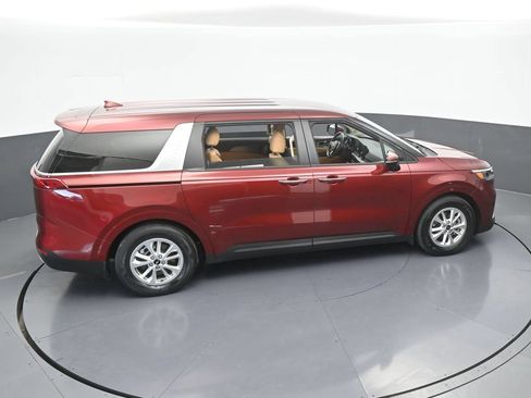 Used 2023 Kia Carnival LX w/ Paint Protection Package FWD image 53