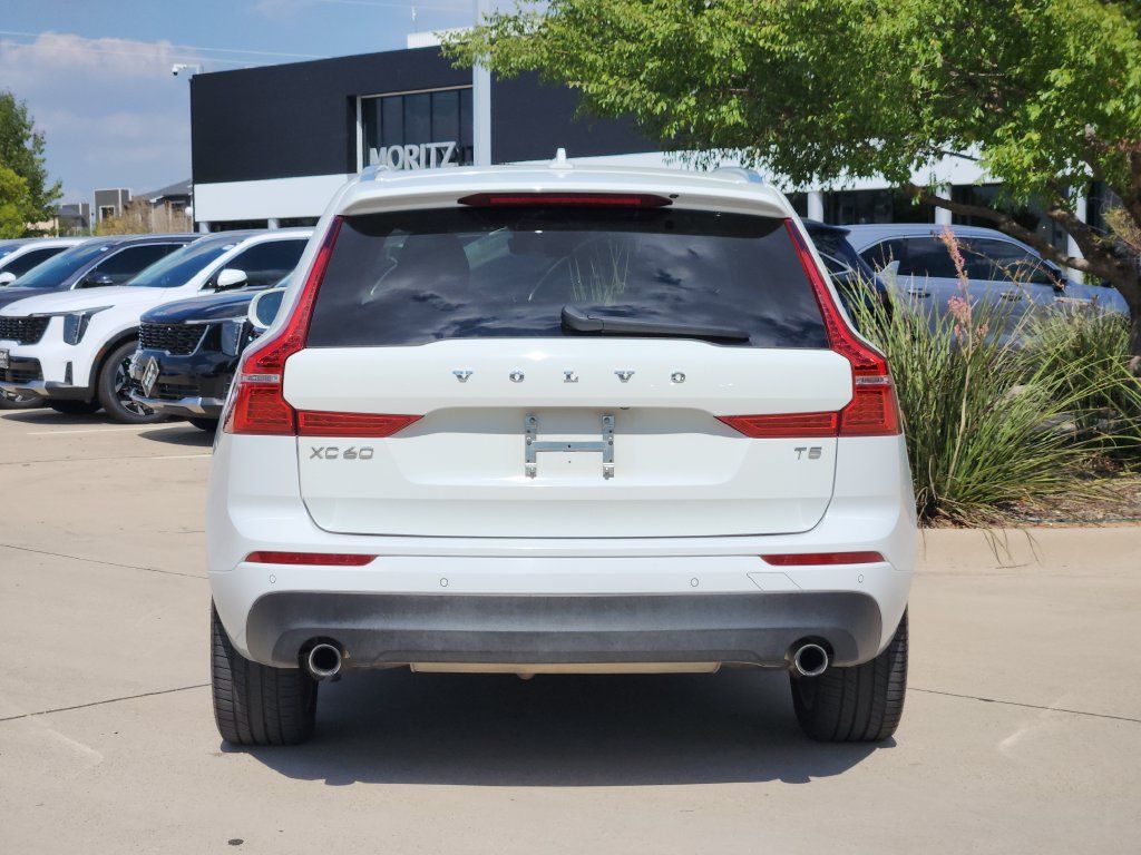 Used 2021 Volvo XC60 T5 Momentum w/ Premium Package FWD image 15