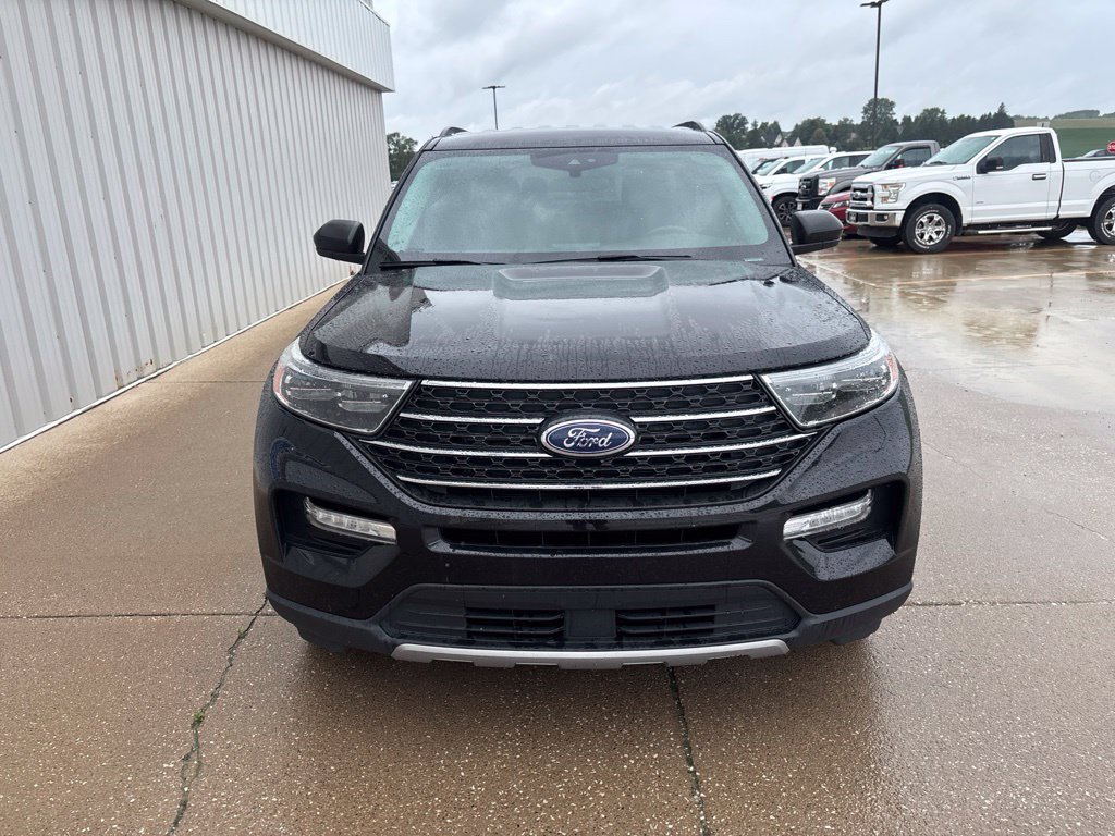 Certified 2024 Ford Explorer XLT w/ Equipment Group 202A AWD/4WD image 2