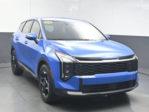 Used 2026 Kia Sportage EX FWD image 2