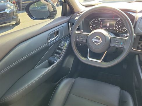 Used 2023 Nissan Rogue SV w/ SV Premium B Package image 13