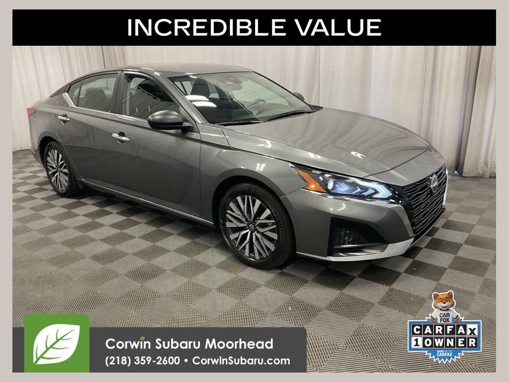 Used 2025 Nissan Altima 2.5 SV FWD image 1