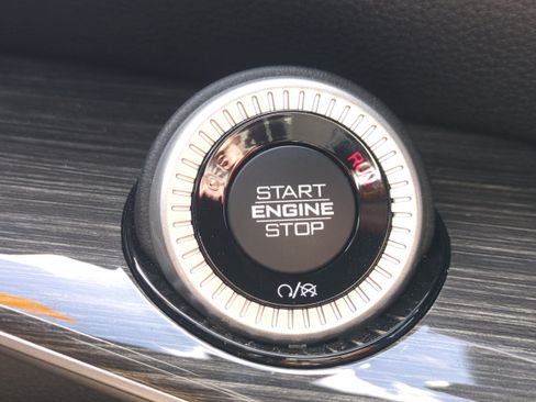 Used 2022 Jeep Wagoneer Series III w/ Premium Group I image 32