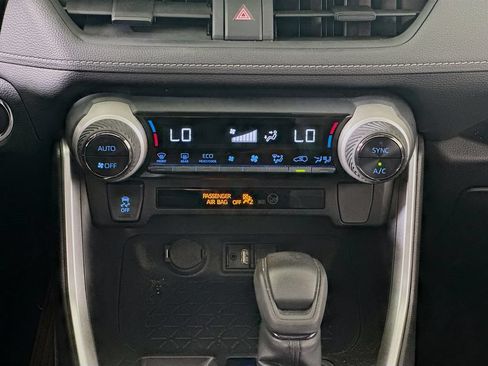 Used 2019 Toyota RAV4 XLE w/ All Weather Liner Package AWD/4WD image 15