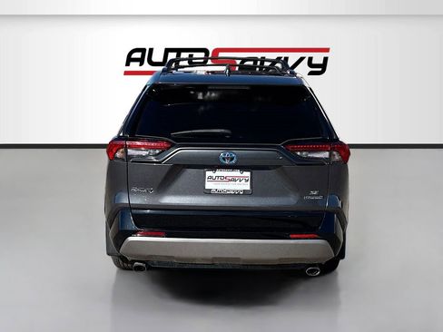 Used 2023 Toyota RAV4 SE image 6