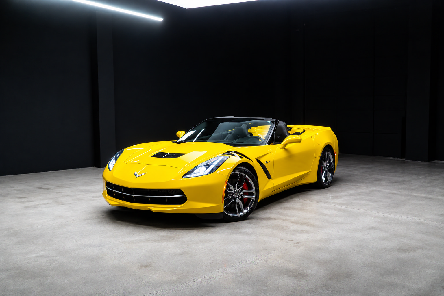Used 2015 Chevrolet Corvette Stingray Convertible w/ 3LT Preferred Equipment Group RWD image 17