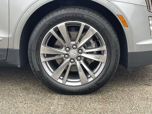 Certified 2025 Cadillac XT5 Premium Luxury image 9