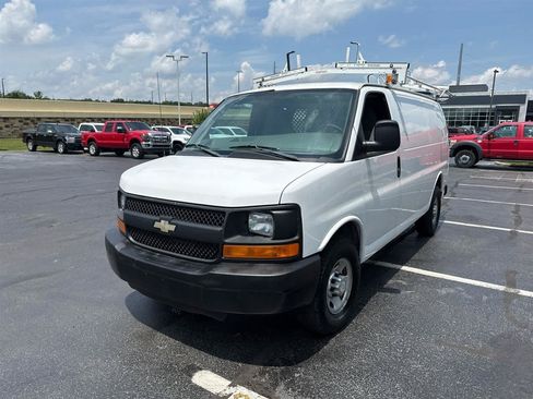 Used 2011 Chevrolet Express 2500 RWD image 4