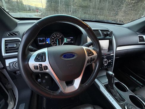 Used 2013 Ford Explorer Sport image 13