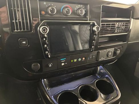 Used 2021 Chevrolet Express 3500 LS w/ Chrome Appearance Package image 20