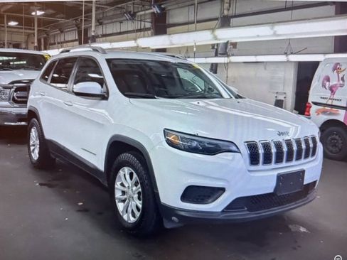 Used 2020 Jeep Cherokee Latitude w/ Cold Weather Group image 5