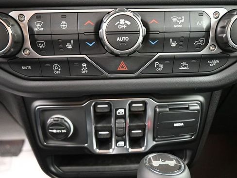 New 2026 Jeep Wrangler Sahara image 31