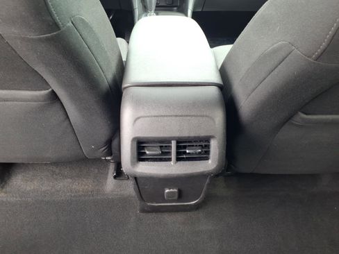 Used 2018 Chevrolet Equinox LT image 16