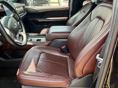 Used 2022 Ford Expedition Max Limited RWD image 2