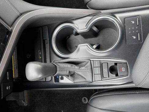 Certified 2019 Toyota Camry XSE FWD image 21