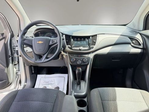 Used 2018 Chevrolet Trax LS AWD/4WD image 9