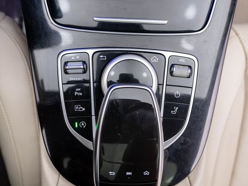 Used 2017 Mercedes-Benz E 400 4MATIC Wagon image 18