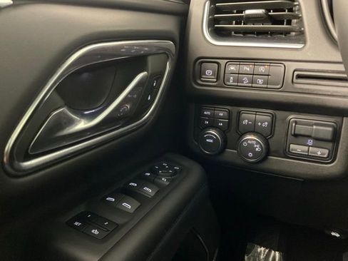 Used 2024 Chevrolet Tahoe Z71 w/ Luxury Package image 20