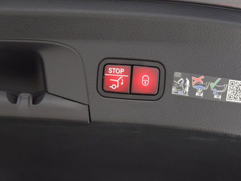 Used 2025 Mercedes-Benz GLE 450 4MATIC Coupe image 30