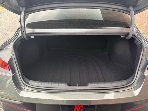 New 2026 Hyundai Elantra Limited FWD image 20