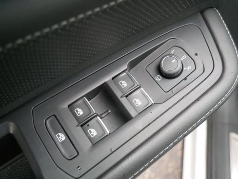 Used 2024 Volkswagen Atlas SEL Premium R-Line AWD/4WD image 15