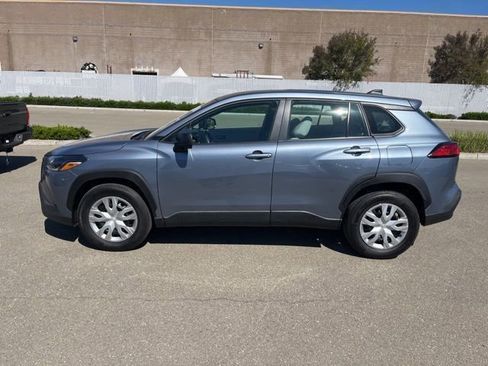 Used 2025 Toyota Corolla Cross L image 8