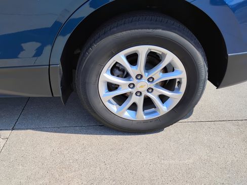 Used 2021 Chevrolet Equinox LT image 24