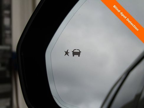 Used 2025 Chevrolet Blazer RS image 8