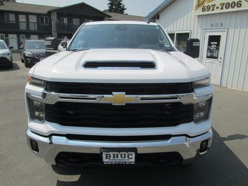 Used 2025 Chevrolet Silverado 2500 LT w/ Convenience Package AWD/4WD image 2