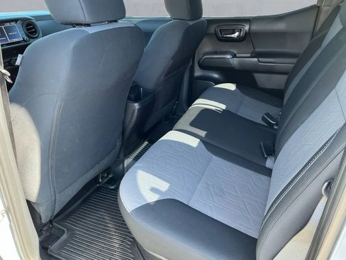 Used 2020 Toyota Tacoma TRD Sport image 15