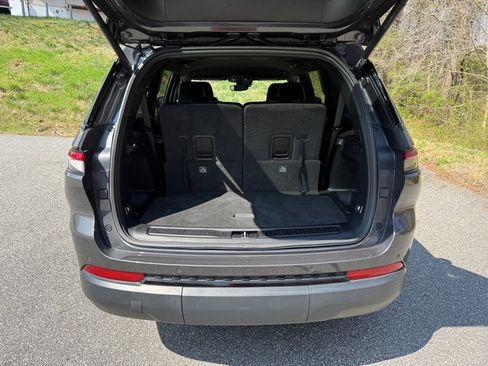 Used 2021 Jeep Grand Cherokee L Laredo image 17