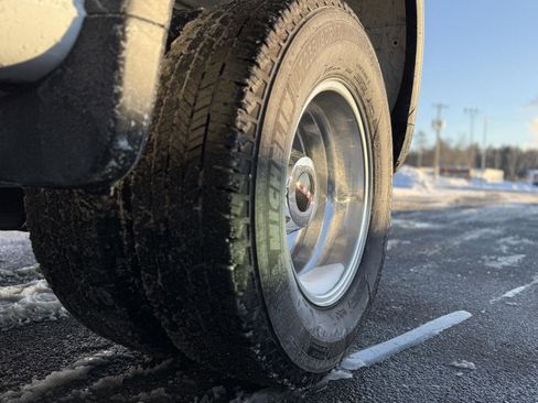 Used 2023 GMC Sierra 3500 Denali w/ Denali Ultimate Package image 11