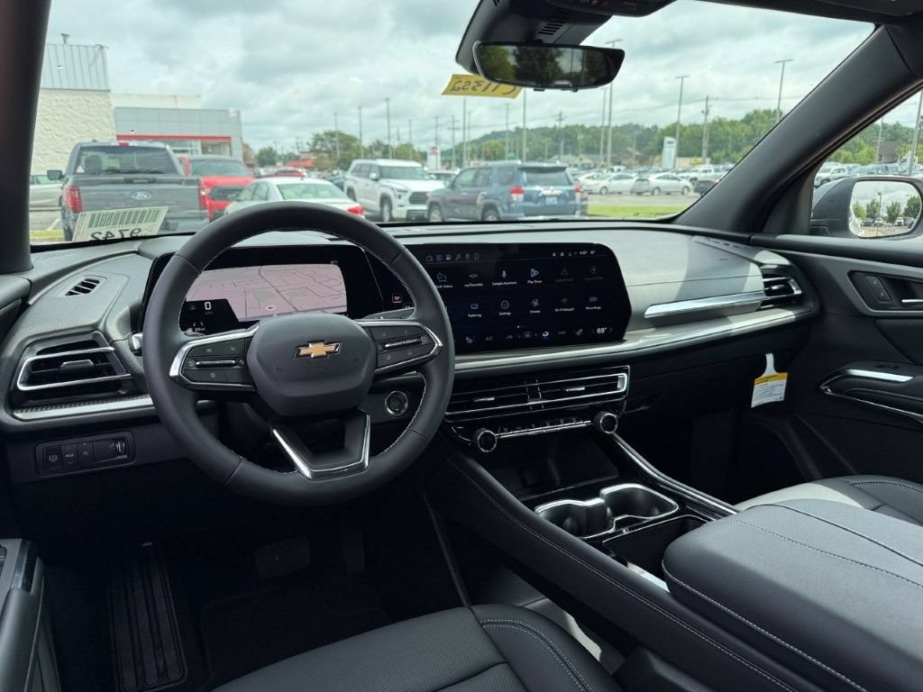 New 2027 Chevrolet Traverse LT w/ Driver Confidence Package FWD image 17