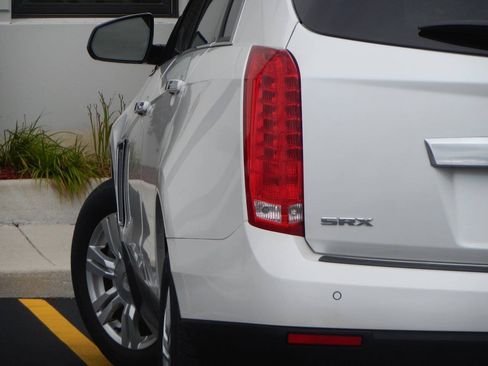 Used 2013 Cadillac SRX Luxury FWD image 1