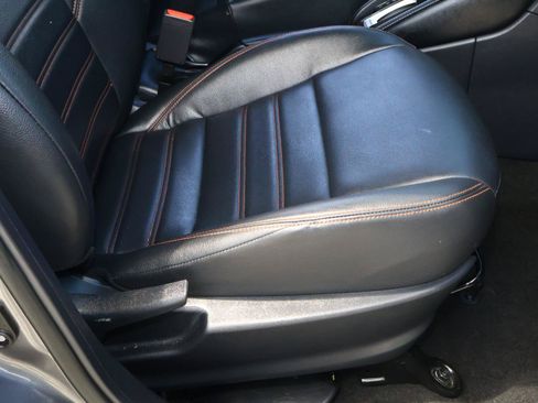 Used 2020 Nissan Kicks SR w/ SR Premium Package FWD image 18