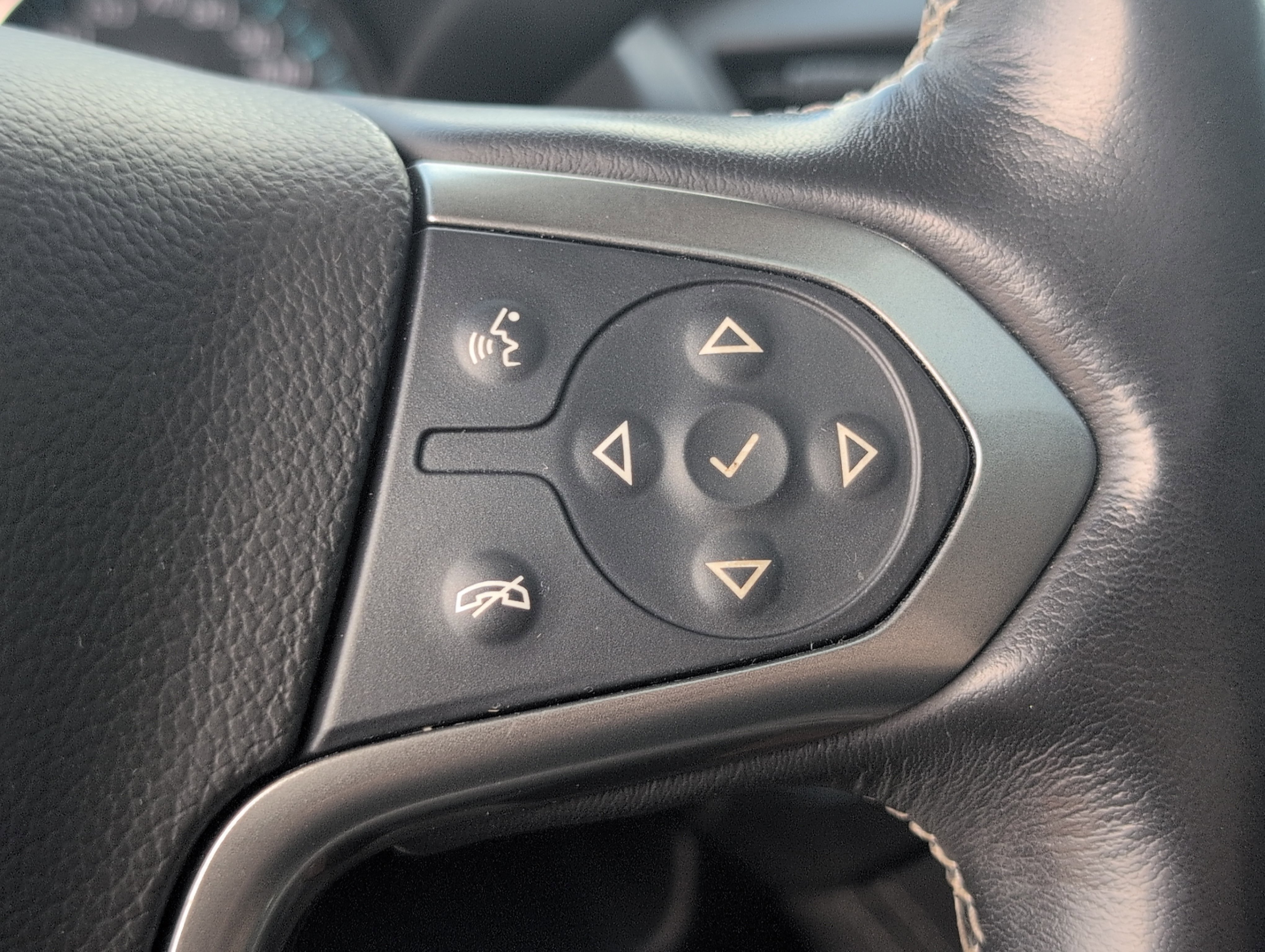 Used 2018 Chevrolet Tahoe Premier RWD image 26