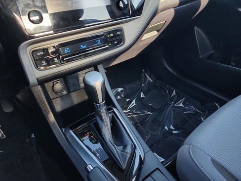 Used 2019 Toyota Corolla LE FWD image 29