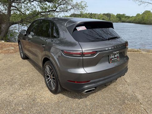 Used 2019 Porsche Cayenne image 9