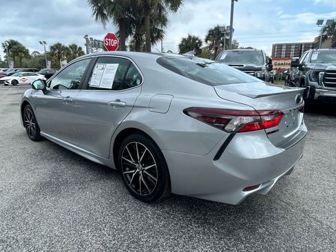 Used 2023 Toyota Camry SE image 5