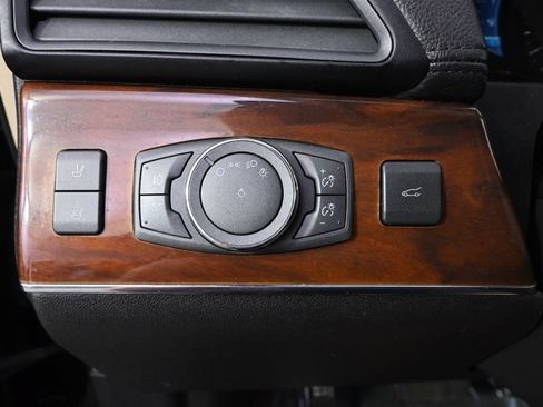 Used 2014 Lincoln MKX AWD w/ Equipment Group 102A image 24