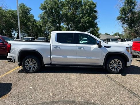 Used 2022 GMC Sierra 1500 Denali w/ Driver Alert Package II AWD/4WD image 9