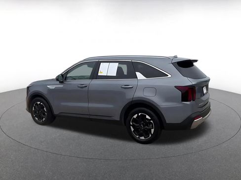 Used 2024 Kia Sorento S FWD image 10