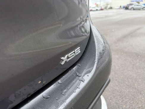 Used 2021 Toyota Highlander XSE FWD image 39