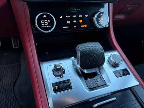 Used 2023 Jaguar F-PACE SVR image 30