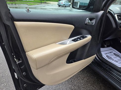 Used 2016 Dodge Journey SE w/ Flexible Seating Group image 18