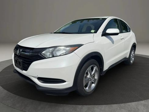 Used 2018 Honda HR-V LX image 1