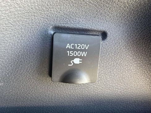 Used 2023 Toyota Sienna XSE w/ XSE Plus Package AWD/4WD image 19